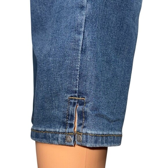 Gloria Vanderbilt Womens Size 6 Blue Denim Amanda Capri Classic Rise Slit New - Picture 4 of 8